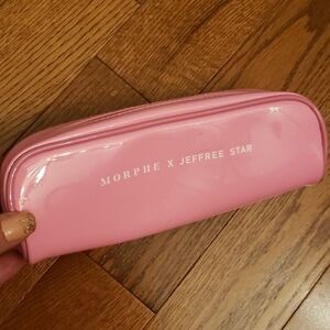 MORPHE×JEFFREE star makeup bag.